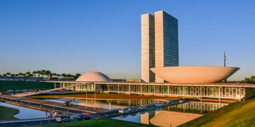 O Governo Brasileiro: Estrutura, Funcionamento e Papel na Sociedade